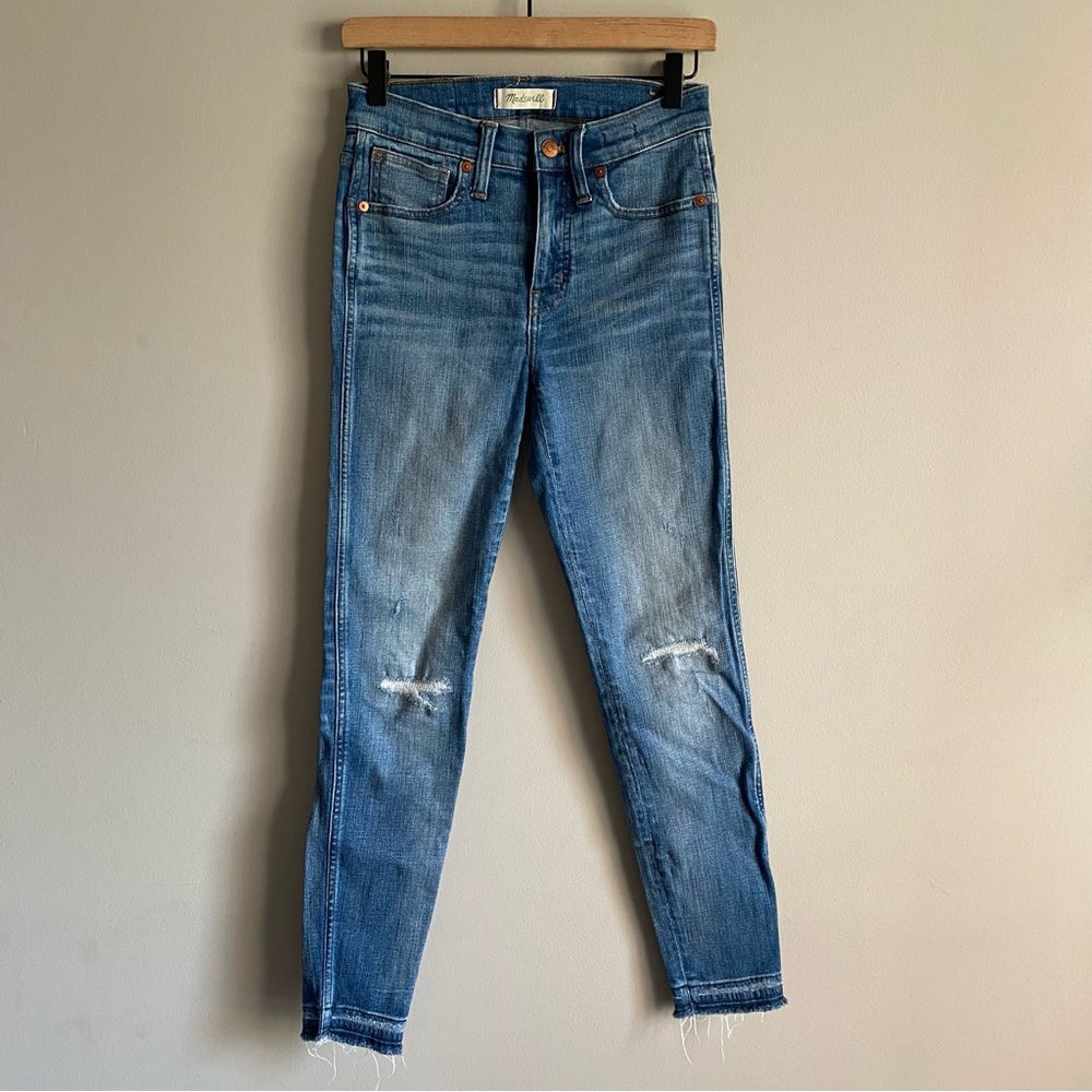 Madewell 9" Mid-Rise Light Wash Skinny Jeans in York Wash Rip and Repair Edition